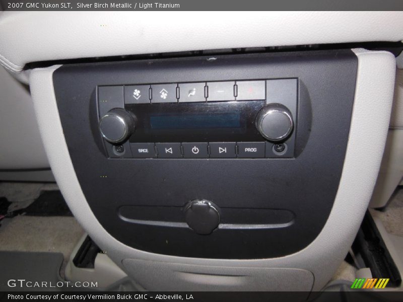 Silver Birch Metallic / Light Titanium 2007 GMC Yukon SLT