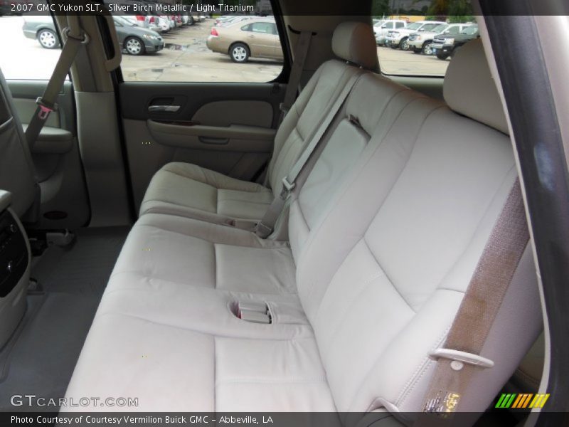 Silver Birch Metallic / Light Titanium 2007 GMC Yukon SLT