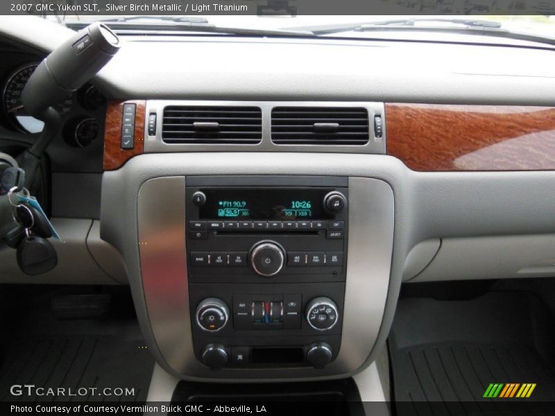 Silver Birch Metallic / Light Titanium 2007 GMC Yukon SLT