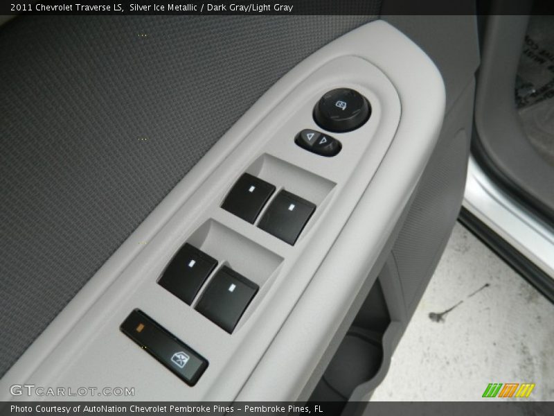 Silver Ice Metallic / Dark Gray/Light Gray 2011 Chevrolet Traverse LS