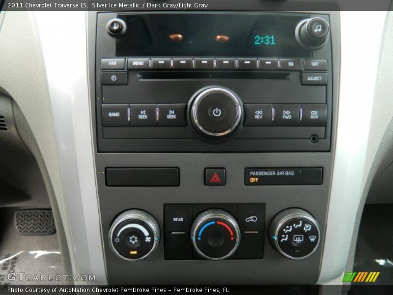 Silver Ice Metallic / Dark Gray/Light Gray 2011 Chevrolet Traverse LS