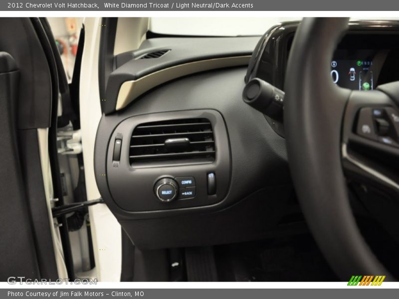 White Diamond Tricoat / Light Neutral/Dark Accents 2012 Chevrolet Volt Hatchback