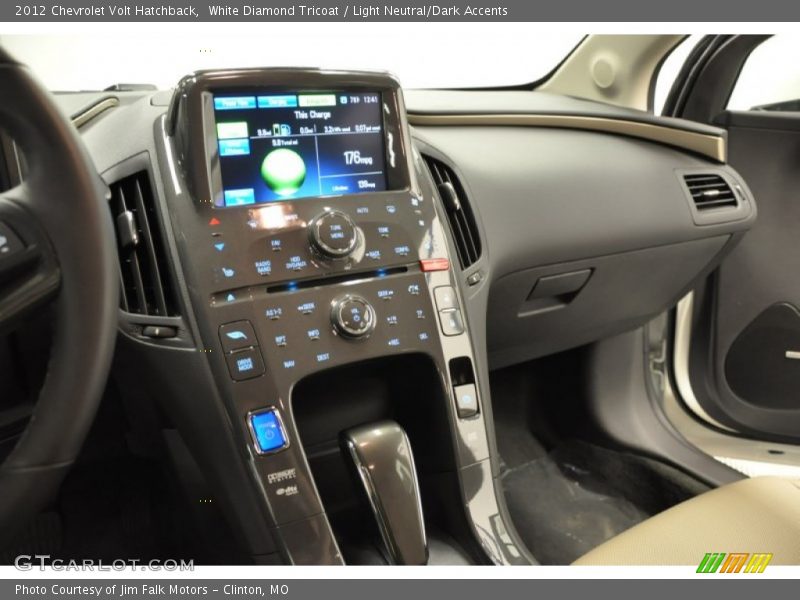 White Diamond Tricoat / Light Neutral/Dark Accents 2012 Chevrolet Volt Hatchback