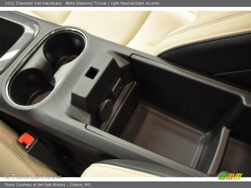 White Diamond Tricoat / Light Neutral/Dark Accents 2012 Chevrolet Volt Hatchback