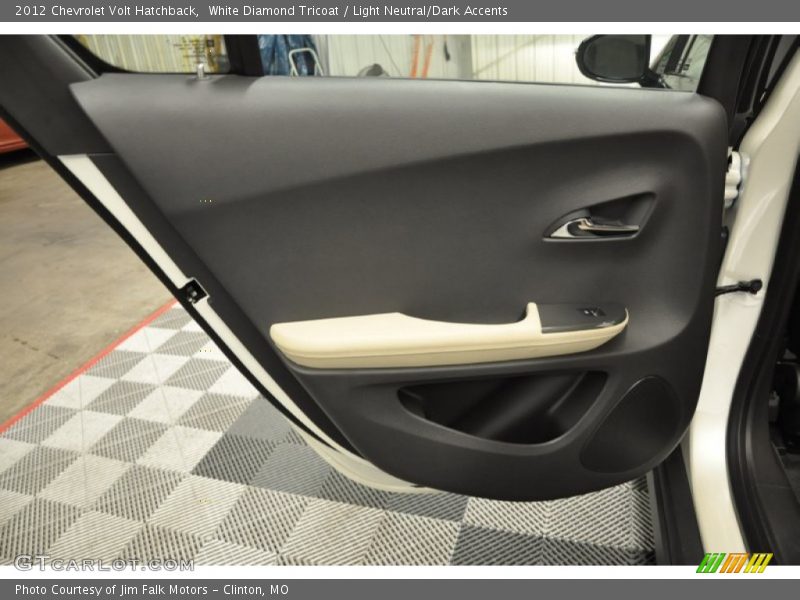White Diamond Tricoat / Light Neutral/Dark Accents 2012 Chevrolet Volt Hatchback