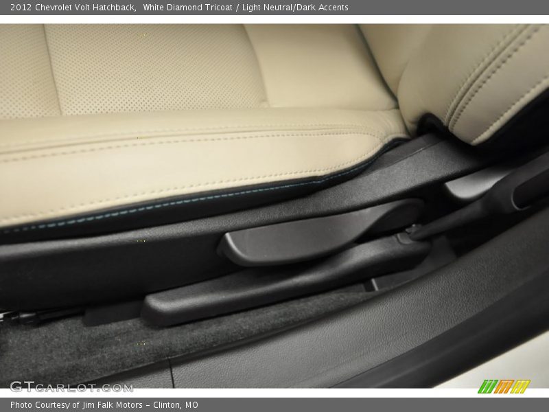 White Diamond Tricoat / Light Neutral/Dark Accents 2012 Chevrolet Volt Hatchback