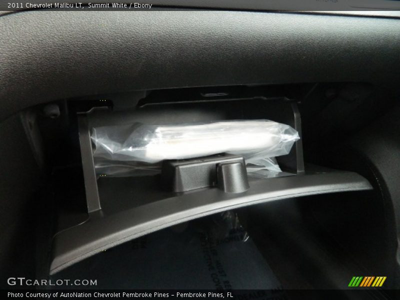 Summit White / Ebony 2011 Chevrolet Malibu LT