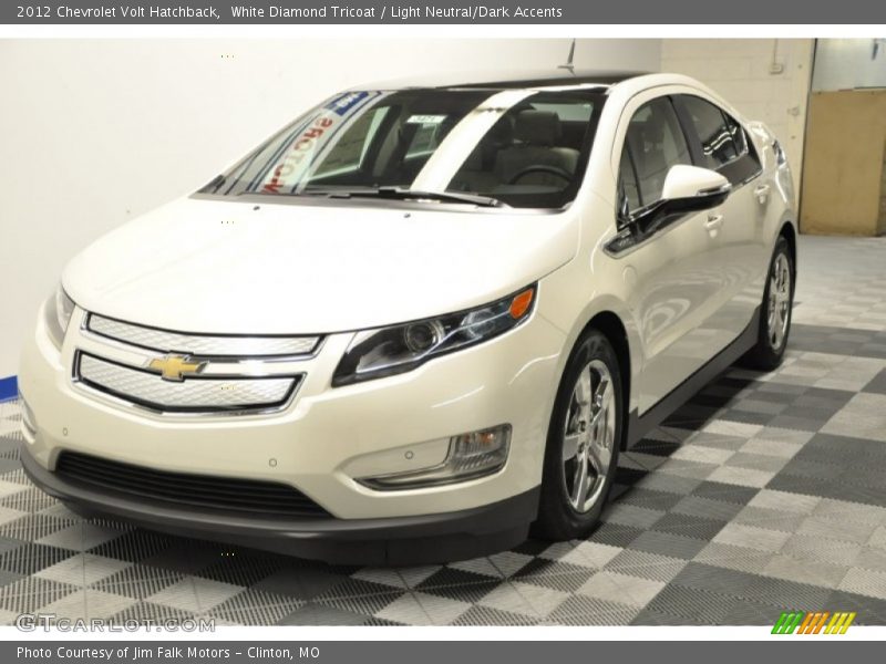 Front 3/4 View of 2012 Volt Hatchback