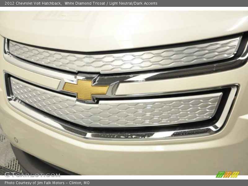 White Diamond Tricoat / Light Neutral/Dark Accents 2012 Chevrolet Volt Hatchback