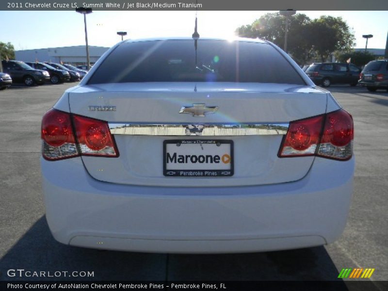 Summit White / Jet Black/Medium Titanium 2011 Chevrolet Cruze LS