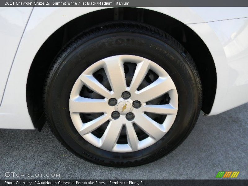Summit White / Jet Black/Medium Titanium 2011 Chevrolet Cruze LS