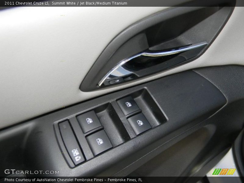 Summit White / Jet Black/Medium Titanium 2011 Chevrolet Cruze LS