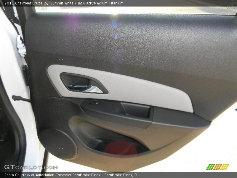 Summit White / Jet Black/Medium Titanium 2011 Chevrolet Cruze LS