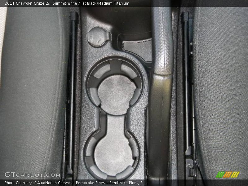 Summit White / Jet Black/Medium Titanium 2011 Chevrolet Cruze LS