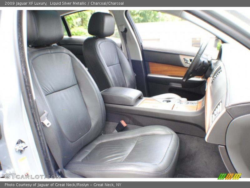 Liquid Silver Metallic / Charcoal/Charcoal 2009 Jaguar XF Luxury