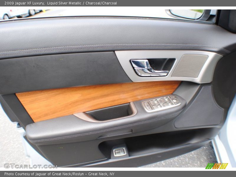 Liquid Silver Metallic / Charcoal/Charcoal 2009 Jaguar XF Luxury