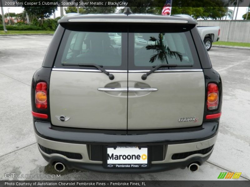 Sparkling Silver Metallic / Black/Grey 2009 Mini Cooper S Clubman