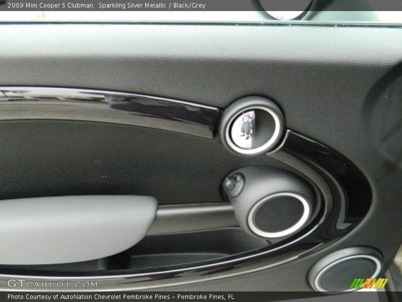 Sparkling Silver Metallic / Black/Grey 2009 Mini Cooper S Clubman