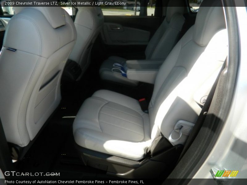 Silver Ice Metallic / Light Gray/Ebony 2009 Chevrolet Traverse LTZ