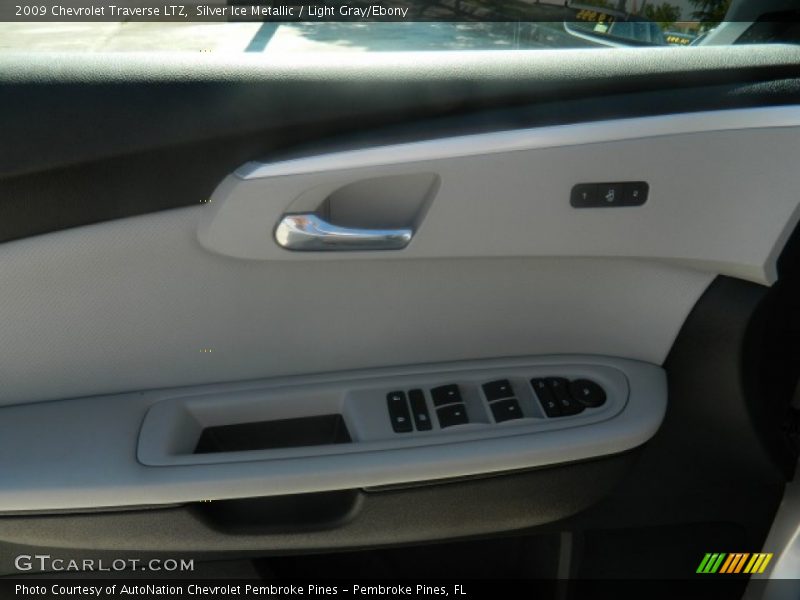 Silver Ice Metallic / Light Gray/Ebony 2009 Chevrolet Traverse LTZ