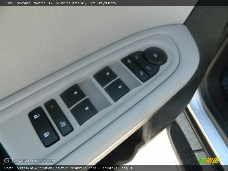 Silver Ice Metallic / Light Gray/Ebony 2009 Chevrolet Traverse LTZ
