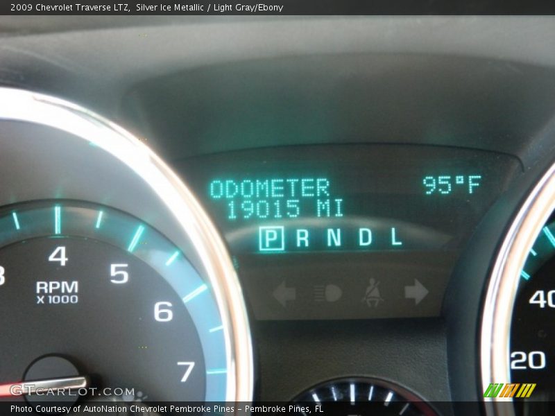 Silver Ice Metallic / Light Gray/Ebony 2009 Chevrolet Traverse LTZ