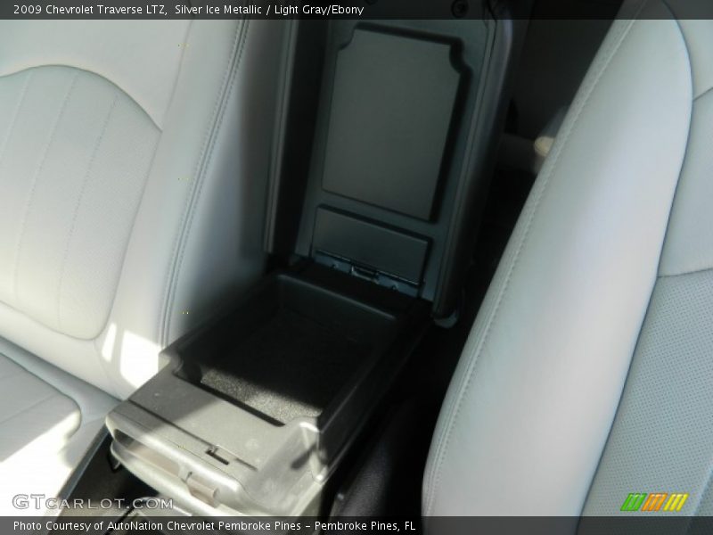 Silver Ice Metallic / Light Gray/Ebony 2009 Chevrolet Traverse LTZ
