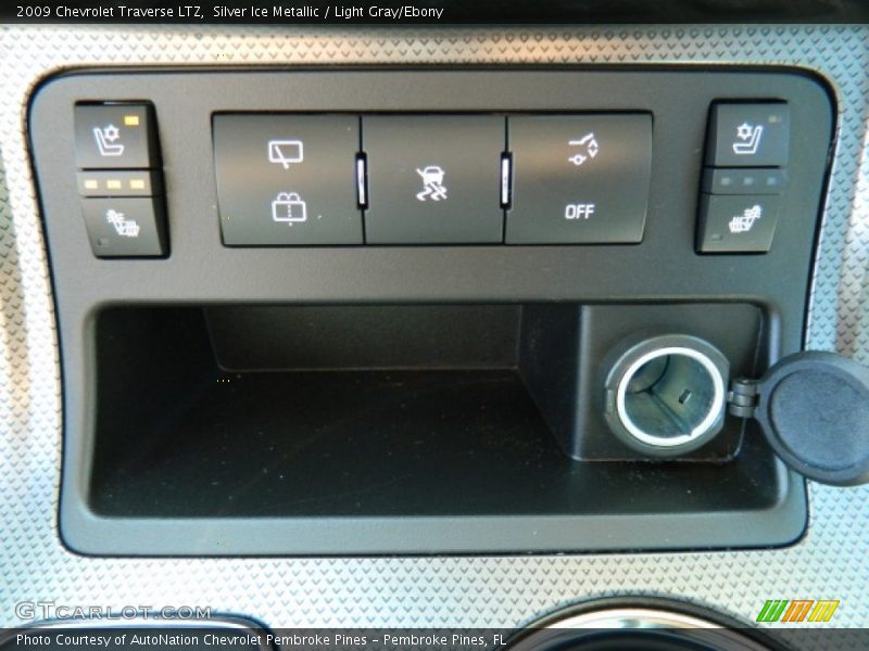 Silver Ice Metallic / Light Gray/Ebony 2009 Chevrolet Traverse LTZ