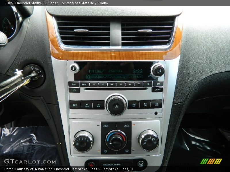 Silver Moss Metallic / Ebony 2009 Chevrolet Malibu LT Sedan