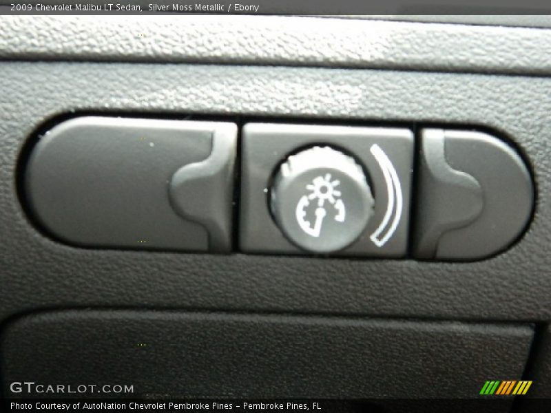 Silver Moss Metallic / Ebony 2009 Chevrolet Malibu LT Sedan