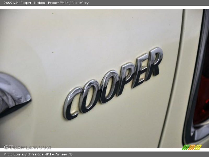 Pepper White / Black/Grey 2009 Mini Cooper Hardtop