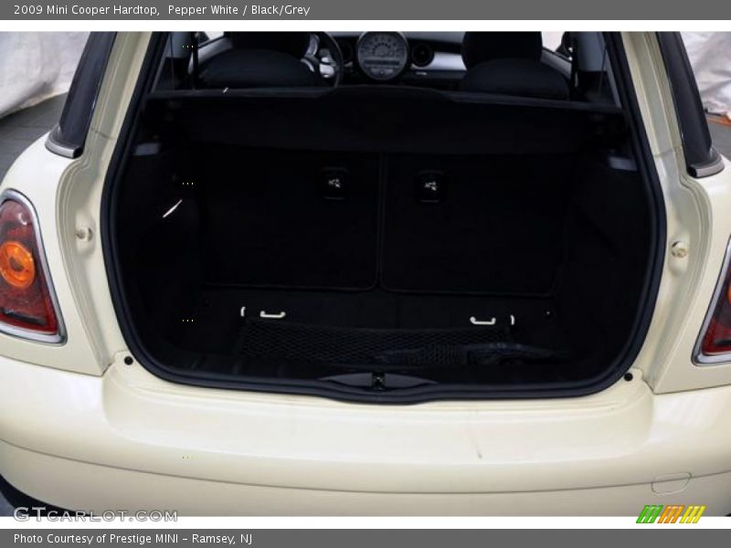 Pepper White / Black/Grey 2009 Mini Cooper Hardtop