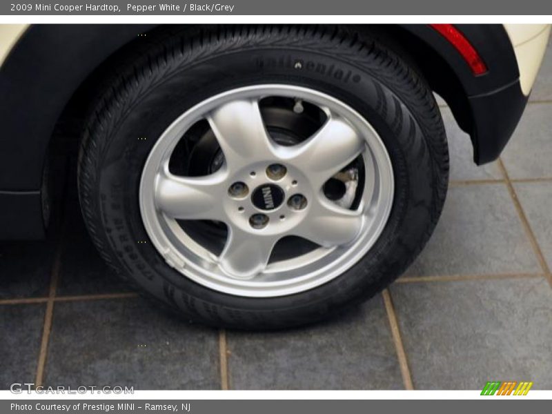 Pepper White / Black/Grey 2009 Mini Cooper Hardtop