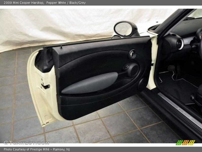 Pepper White / Black/Grey 2009 Mini Cooper Hardtop