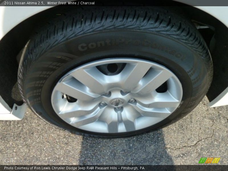 Winter Frost White / Charcoal 2011 Nissan Altima 2.5