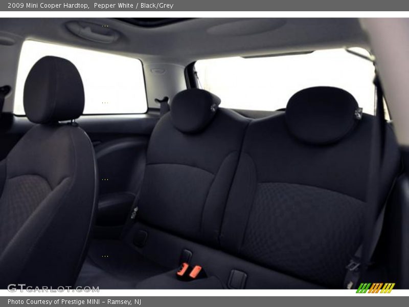 Pepper White / Black/Grey 2009 Mini Cooper Hardtop
