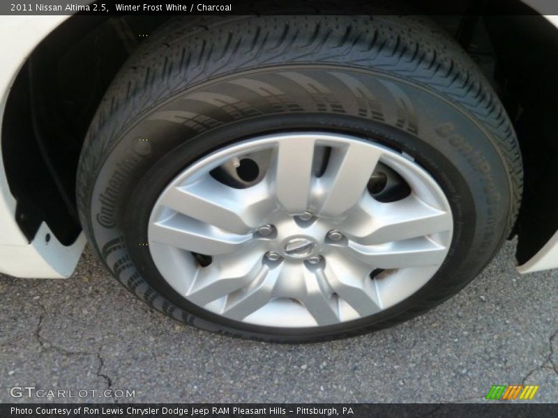 Winter Frost White / Charcoal 2011 Nissan Altima 2.5