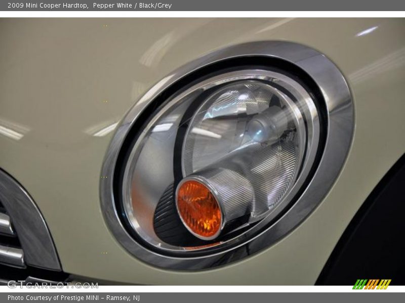 Pepper White / Black/Grey 2009 Mini Cooper Hardtop