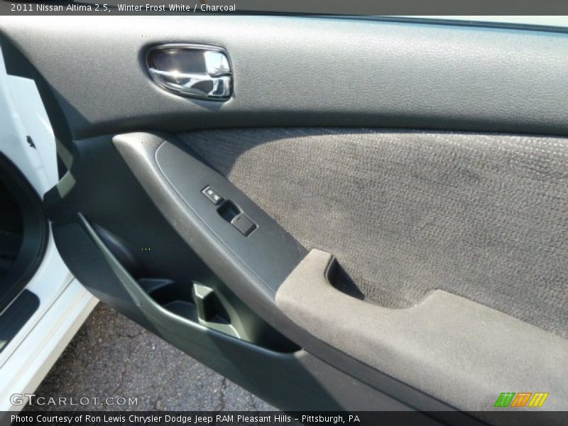 Winter Frost White / Charcoal 2011 Nissan Altima 2.5