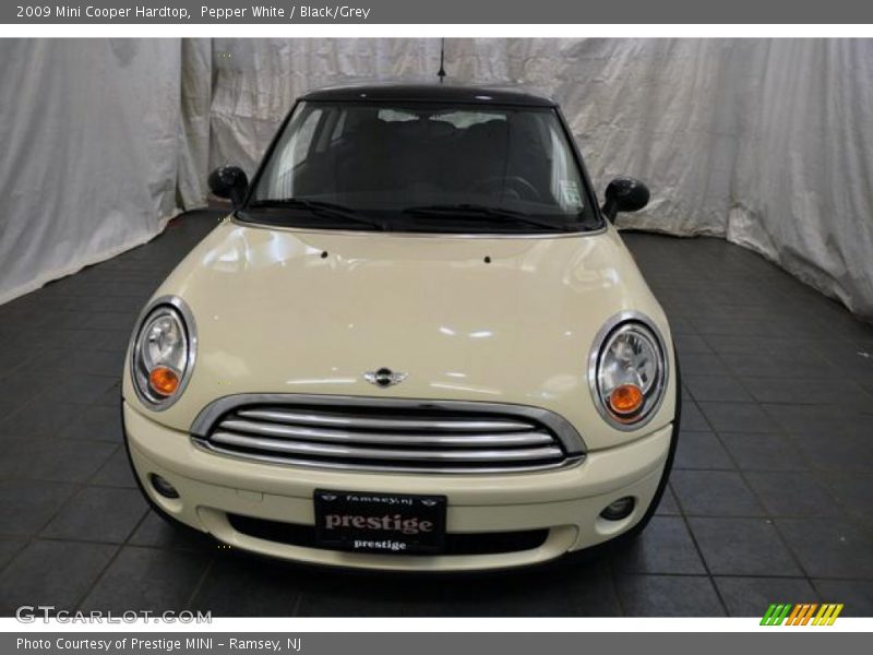 Pepper White / Black/Grey 2009 Mini Cooper Hardtop