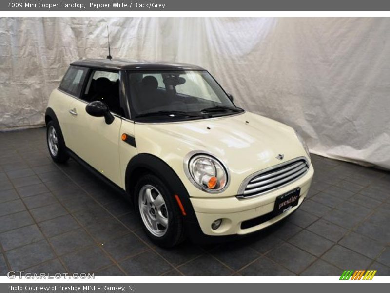 Pepper White / Black/Grey 2009 Mini Cooper Hardtop