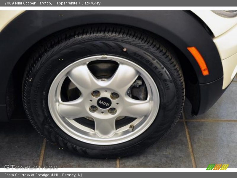 Pepper White / Black/Grey 2009 Mini Cooper Hardtop