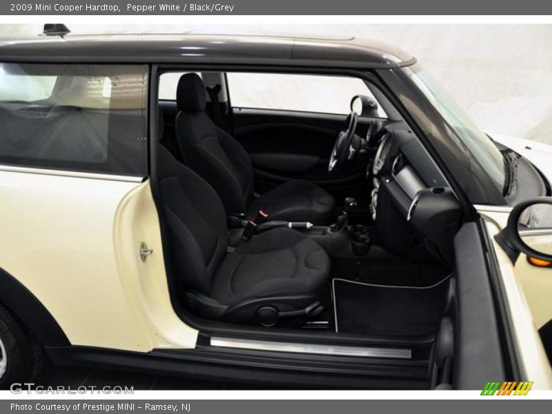Pepper White / Black/Grey 2009 Mini Cooper Hardtop