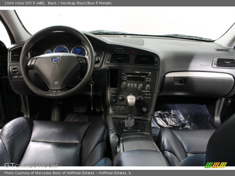 Dashboard of 2004 S60 R AWD