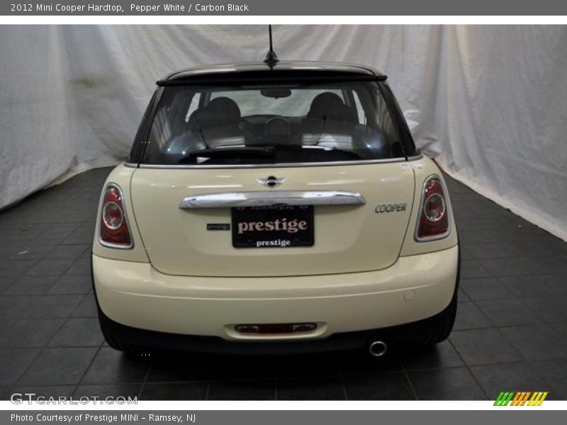 Pepper White / Carbon Black 2012 Mini Cooper Hardtop
