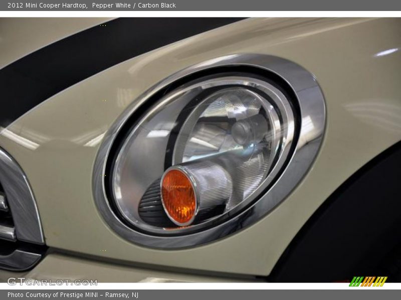 Pepper White / Carbon Black 2012 Mini Cooper Hardtop