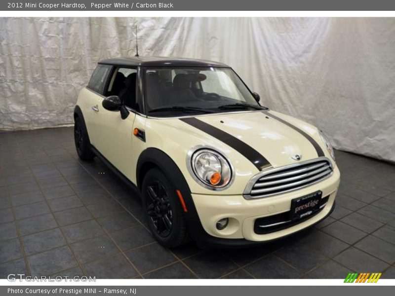 Pepper White / Carbon Black 2012 Mini Cooper Hardtop