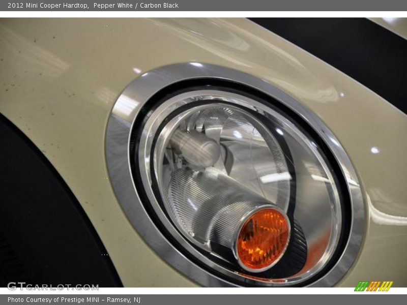 Pepper White / Carbon Black 2012 Mini Cooper Hardtop