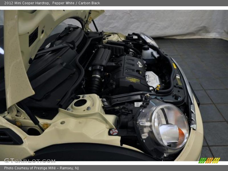Pepper White / Carbon Black 2012 Mini Cooper Hardtop