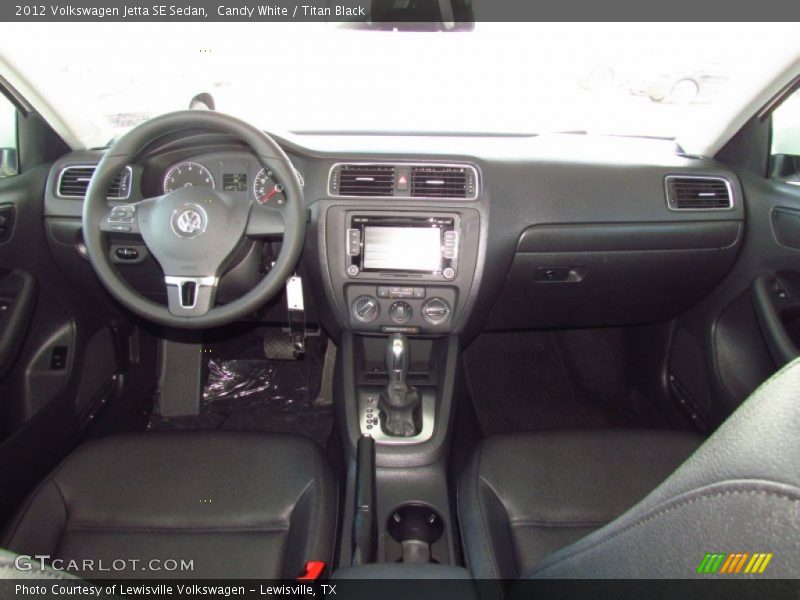 Candy White / Titan Black 2012 Volkswagen Jetta SE Sedan